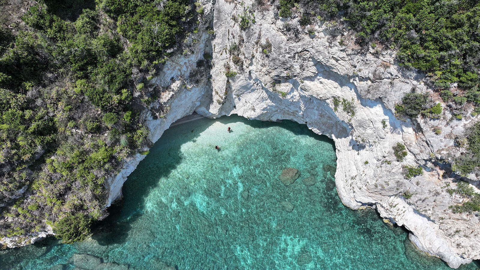 Wolf Rocks Beach
